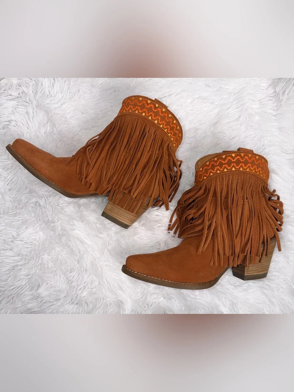 Dingo Women's Brown Suede Tapadero Snip Toe Bootie with Fringe